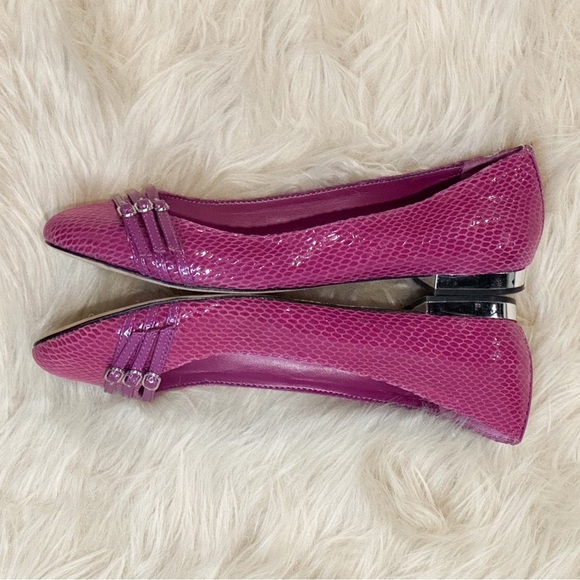 White House Black Market Fuchsia Textured Flats - Picture 6 of 9